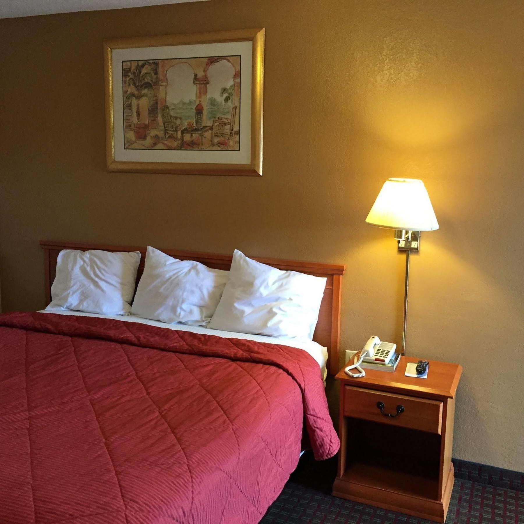 Deluxe Inn Lawton Buitenkant foto